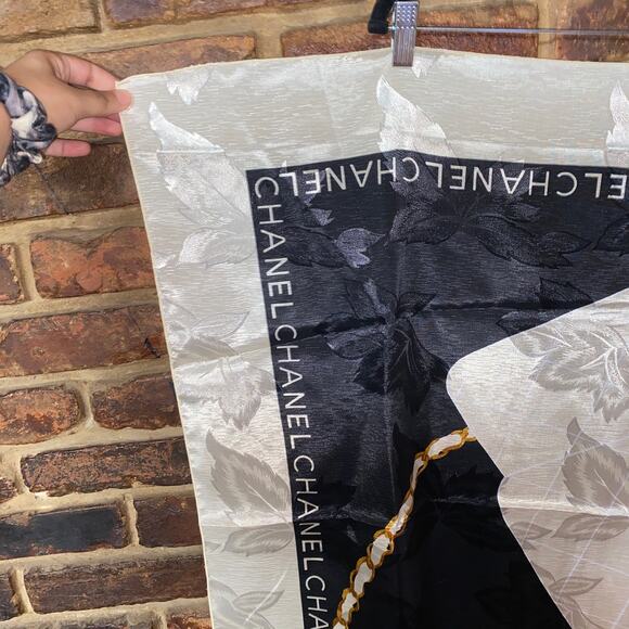 CHANEL Vintage Silk Ivory Black Chain Floral Square Scarf Women's - Picture 3 of 8